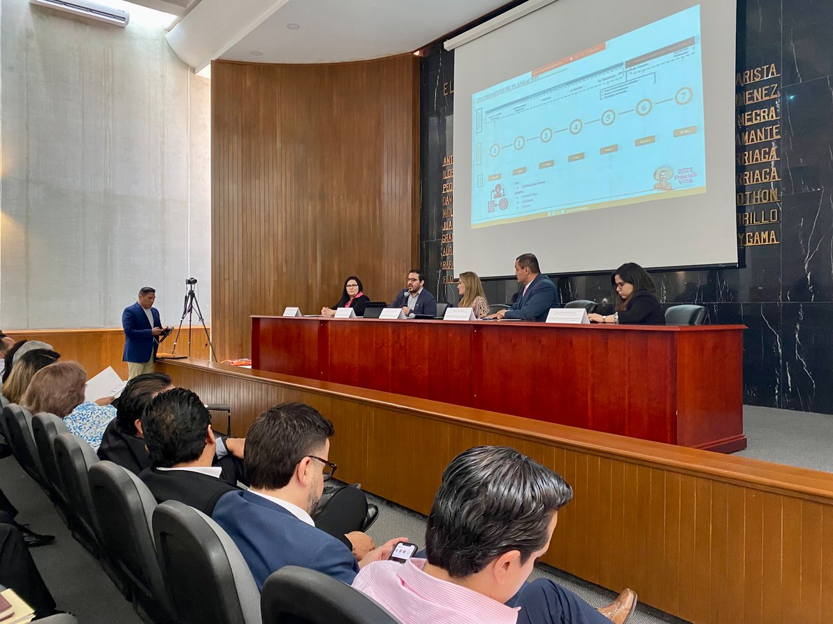 MarioRojasHdz's tweet photo. Acompañamos a las autoridades de los tres niveles de gobierno a la instalación y Primera Sesión Ordinaria de la Comisión de Ordenamiento Metropolitano de la Zona Metropolitana de San Luis Potosí #InfonavitSLP https://t.co/xGM5ud9RYs