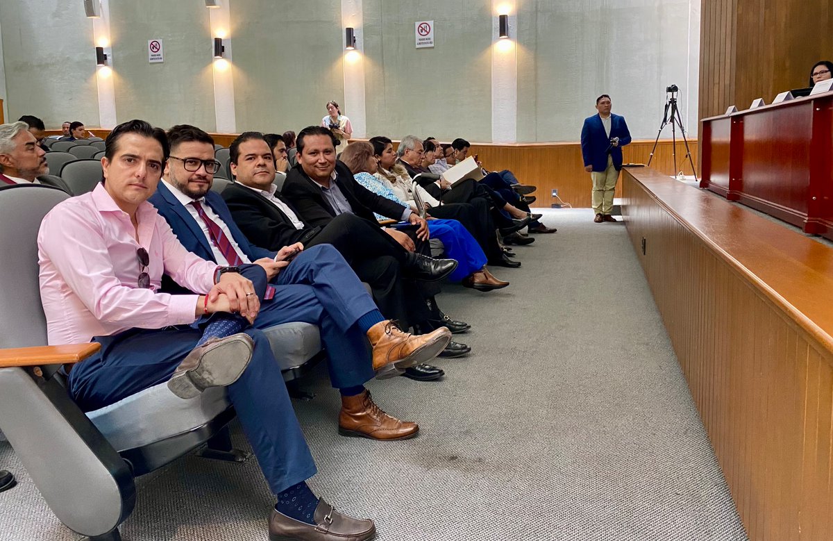 MarioRojasHdz's tweet photo. Acompañamos a las autoridades de los tres niveles de gobierno a la instalación y Primera Sesión Ordinaria de la Comisión de Ordenamiento Metropolitano de la Zona Metropolitana de San Luis Potosí #InfonavitSLP https://t.co/xGM5ud9RYs