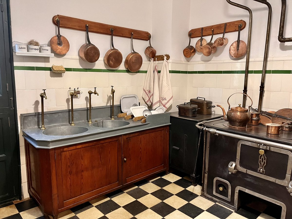 isaresina's tweet photo. Enamorada de esta maravilla de Piso Museo @fund_tatiana que se inaugura hoy en #DiaMuseos! Siempre impresionante la labor divulgativa de la fundación y su sensibilidad 🫶🏻🫶🏻 conciliando la nobleza y la cotidianidad de las estancias domésticas https://t.co/mYgKFG2Ofm