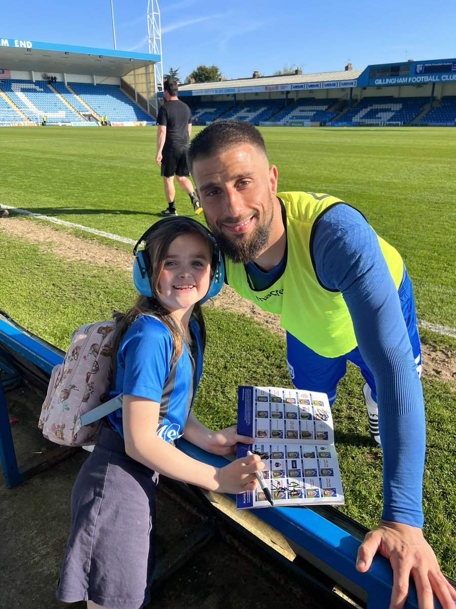 thejoelower's tweet photo. @TheGillsFC @GlennMorris83 @GFC_Commercial Staying late after the game to get a pic with Max was certainly a season highlight for Alexandra. https://t.co/HuOfrY33A9