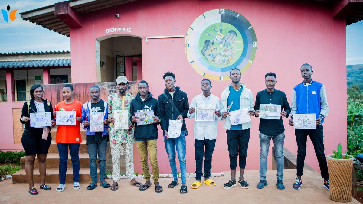 MagazineJimbere's tweet image. 🎨🥳 Les préparatifs de la 3è édition du Festival de #dessin et de la bande dessinée vont bon train…

👩🏾‍🎨 Les 10 finalistes présélectionnés sont actuellement à l'Ecole Technique Secondaire d'#Art de @Gitega - #ETSA qui accueillera la grande finale ce samedi 20 mai 2023

✏️ Thème