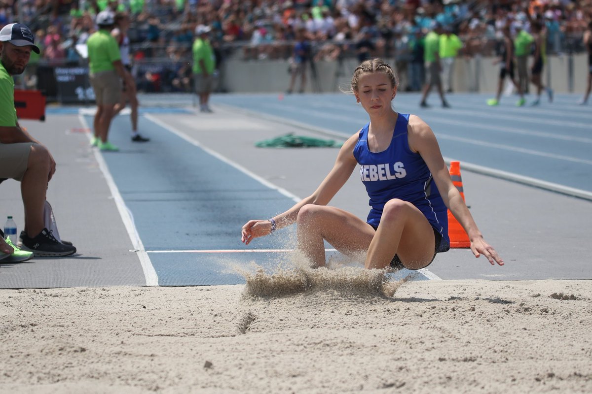 cjeilers's tweet photo. Gladbrook-Reinbeck freshman Elly Sieh finishes 20th in 1A Long Jump with a best jump of 15 foot 1 inch @GR_Rebels #iahstrk https://t.co/VZXKdvMbZz
