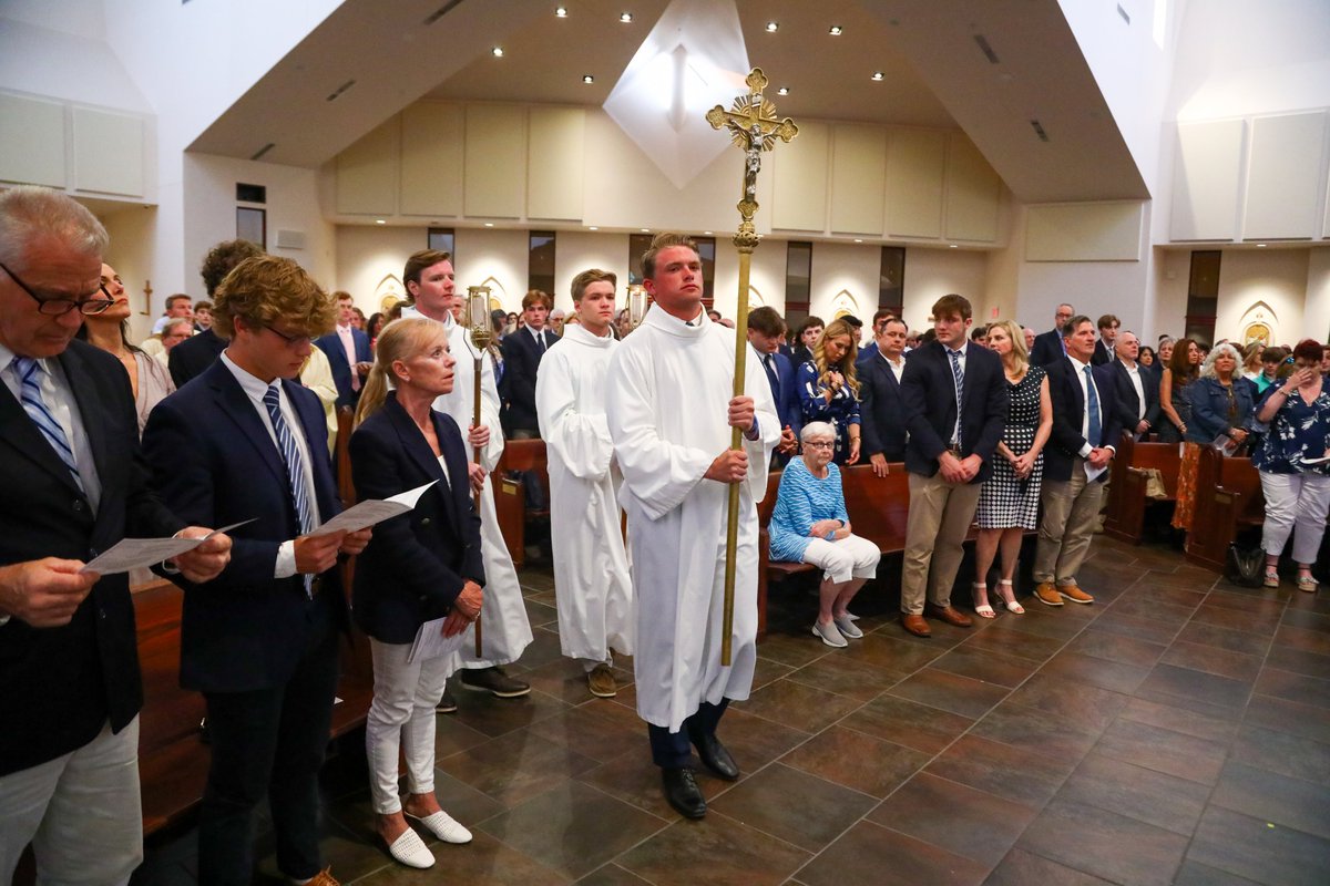 CBALincroft's tweet photo. 📸 from last night's 2023 Baccalaureate Mass! A special night for our graduates and their families.

Thank you to Father Chris Dayton '06 for being our celebrant!

#BuiltOnTradition
#BrothersForever https://t.co/yuKA5z72HU