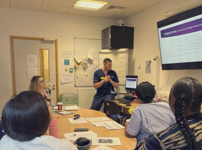 davidas88's tweet photo. Great to be involved with triage teaching today supporting the development of our nursing workforce in this vital skill #nursedevelopment #triagetraining #EDeducation #PRUH https://t.co/1FQMm1U7uY
