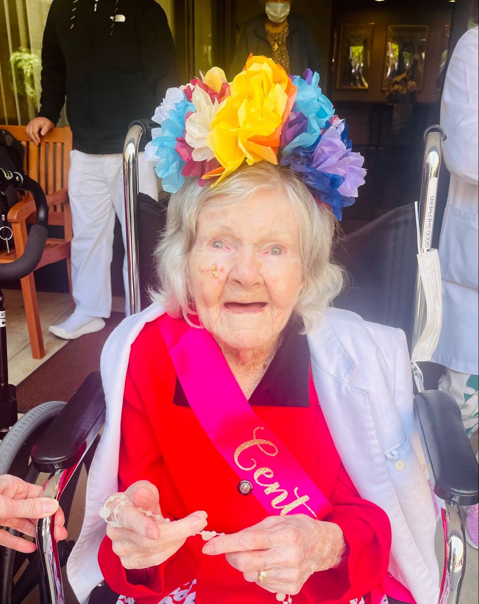 Oldplparecool's tweet image. Happy #OlderAmericansMonth! Did you know today's #OldPeopleAreCool Relay event in Washington, DC is 34 miles total?! The day continues with more celebrations across the city🎉 Aging is living! #MyDCcool