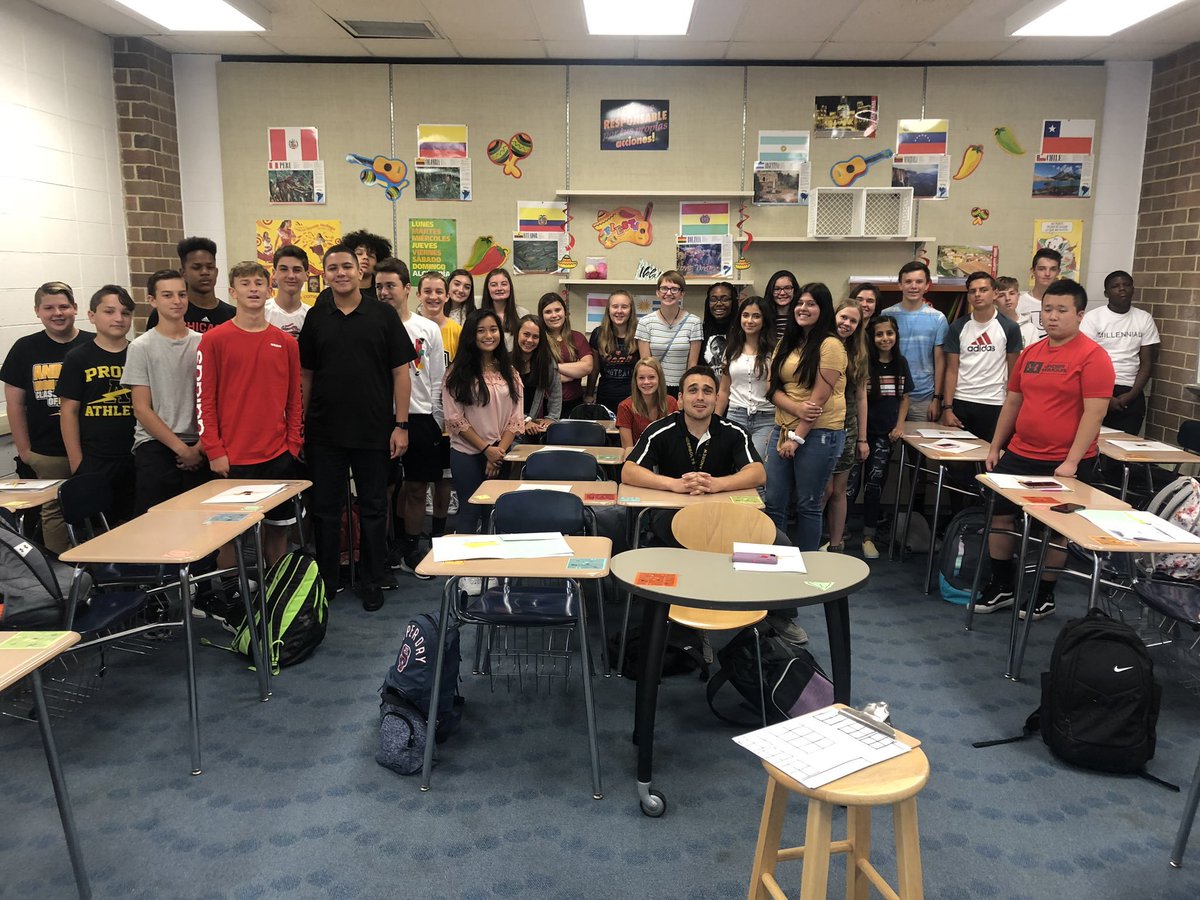 micks_ken's tweet photo. First advisory freshman year and last advisory senior year. Congrats seniors! https://t.co/7GRwYv1xu7