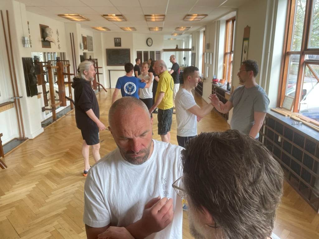 DKwingtsun's tweet photo. Nu nærmer tiden sig – der bliver arbejdet intenst! Ligeledes på morgenholdet.
Work Shop:  Søndag d. 21. maj
Graduering:  Lørdag d. 10. juni
#WT #WingTsun #7Structura #SeptemStructura #WTScandinavia #WingTsunScandinavia https://t.co/xsDMxYkpmt