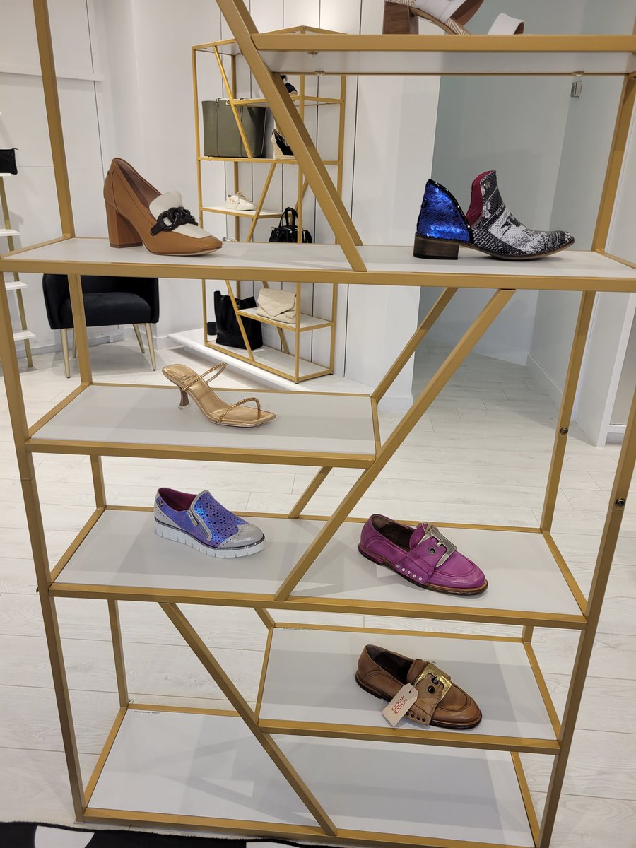 BBABedford's tweet photo. NEW Shoe Store in BBA Member @SunnysideMall !!
Indi's shoetique has everything from strappy sandals to boots !
Look at those colorful shoes for summer !!
#bedfordns #shoestore #sunnysidemall #shoplocal #shopping #shoeshopping #smallbusiness https://t.co/OhNreLSunI