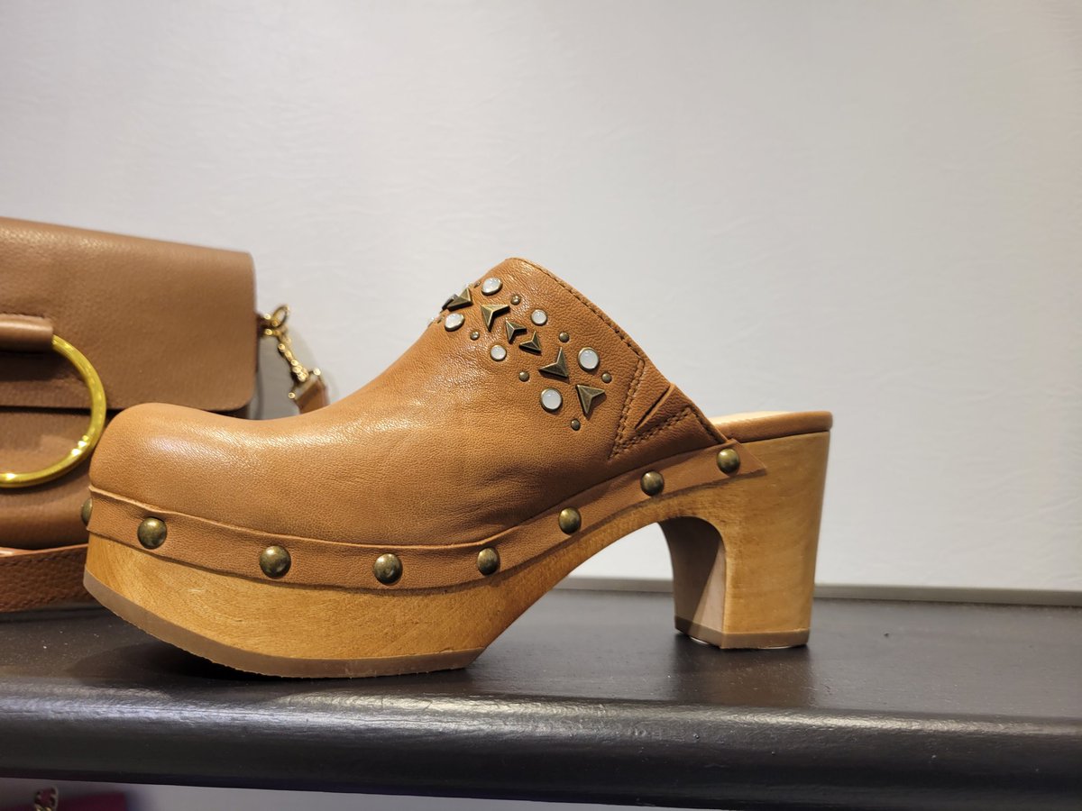 BBABedford's tweet photo. NEW Shoe Store in BBA Member @SunnysideMall !!
Indi's shoetique has everything from strappy sandals to boots !
Look at those colorful shoes for summer !!
#bedfordns #shoestore #sunnysidemall #shoplocal #shopping #shoeshopping #smallbusiness https://t.co/OhNreLSunI