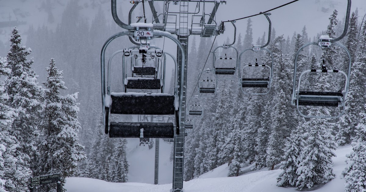 Arapahoe_Basin's tweet photo. Spring Skiing and Season Passes https://t.co/yrlEuOXiT3 https://t.co/Hz1ZQcamk8