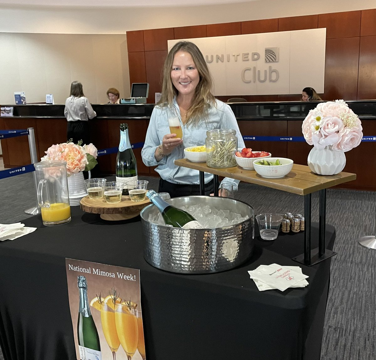 DEN United Club - start with Sokol Blosser sparkling wine when making a light, fizzy Mimosa. Stop by the Club and enjoy a refreshing one. @weareunited @Tobyatunited @jacquikey @KevinMortimer29 @jwartner8 @raeindenver #goodleadstheway