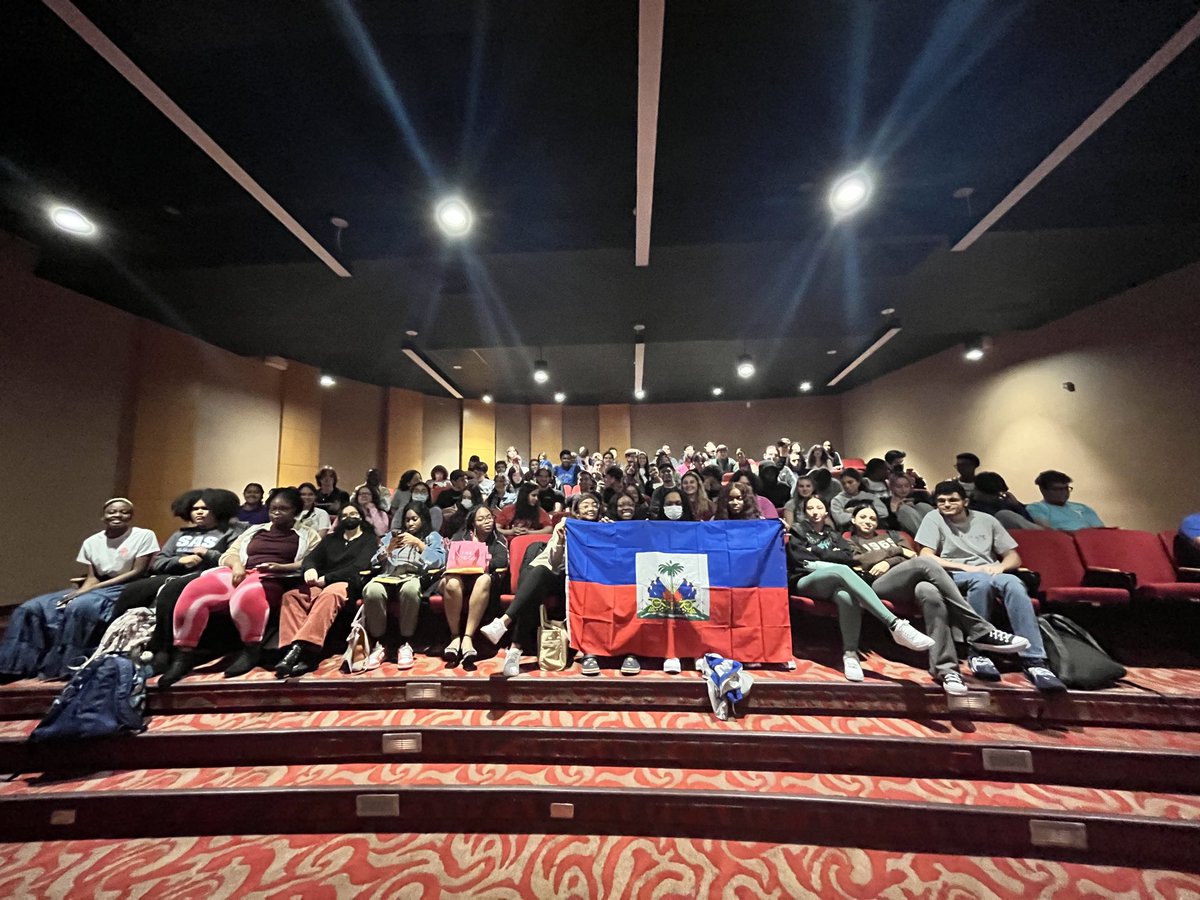 cmshauser4math's tweet image. @SASWhiteTigers - North honored the “resilience and resistance” of the people of Haiti @MDCollege North’s Haitian Flag Day. Sak pase?