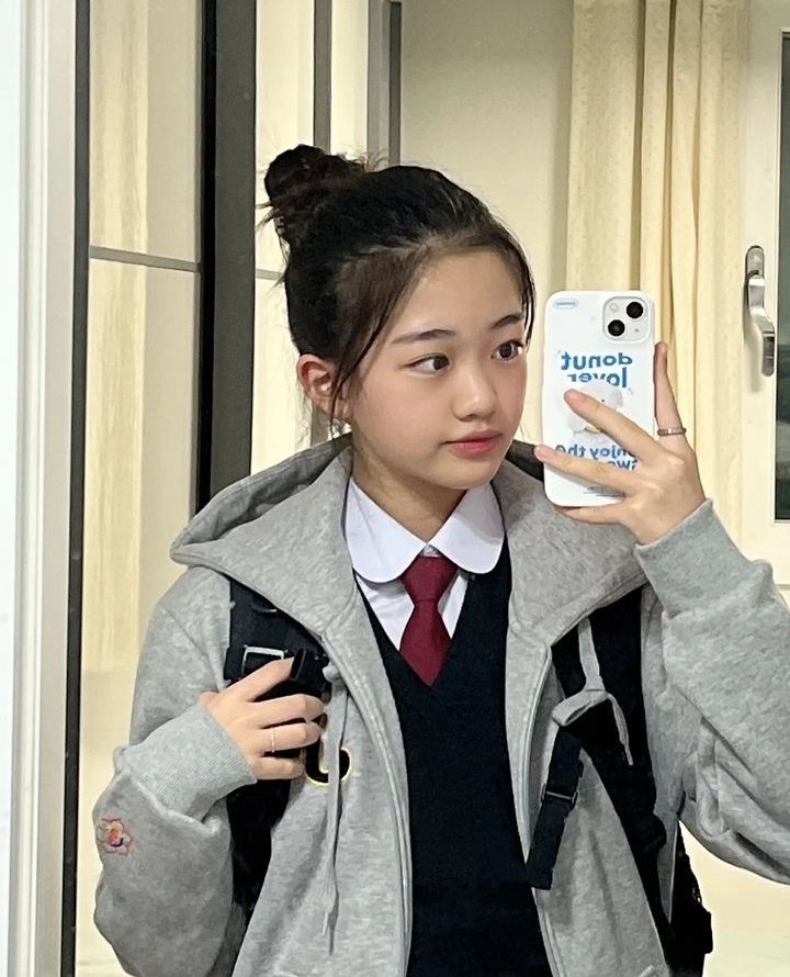 picshaeun's tweet photo. Haeun's mirror selfies >>>
#HAEUN #NAHAEUN #SMNGG #SMTrainee https://t.co/JToCDDqooS