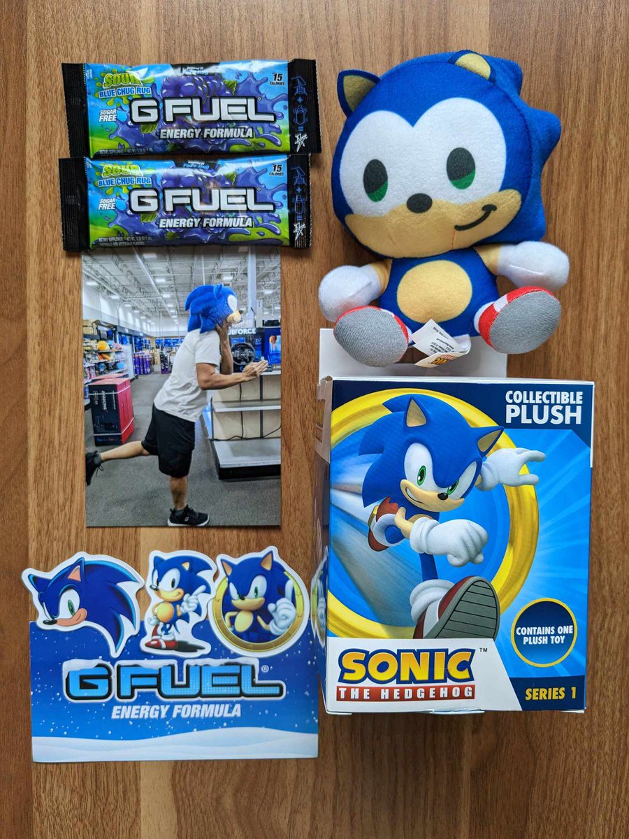 sunsfan0088's tweet photo. GIVEAWAY!  ♡ Like + Follow + RT ♡ = 1 Entry

Sonic Plush + GFUEL + Stickers + GIA PIC
Celebrating 400 uploads on YouTube! 

ENDS 5-25-2023 (USA &amp; Canada Only)
#GFUEL #GSQUAD #SONIC https://t.co/T33hNm04ST