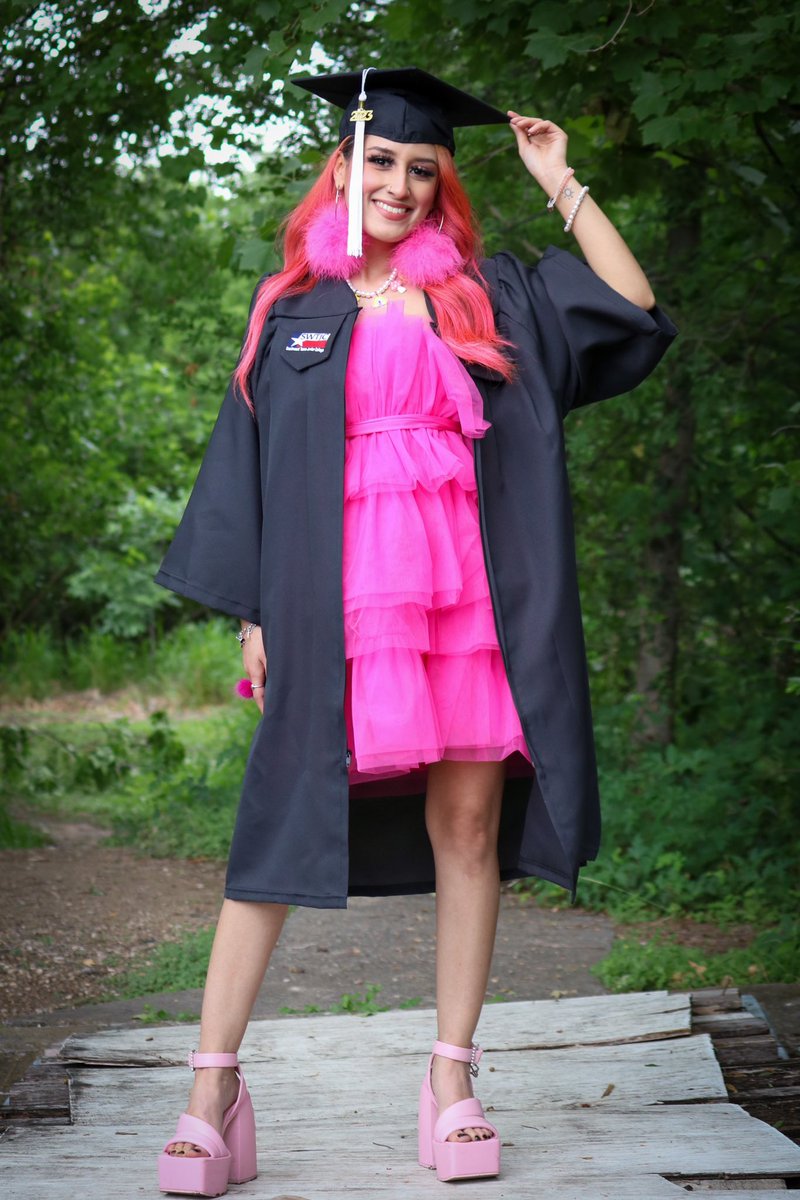 I GRADUATED COLLEGE🥹🎓

as a first gen I’m so proud of myself for pushing myself every single day, I never gave up on having a career&amp; I never let go of the idea that I have to give up my happy place that festivals are to me to earn it.  A boss ass bitch if you ask me ✨🎓🖤