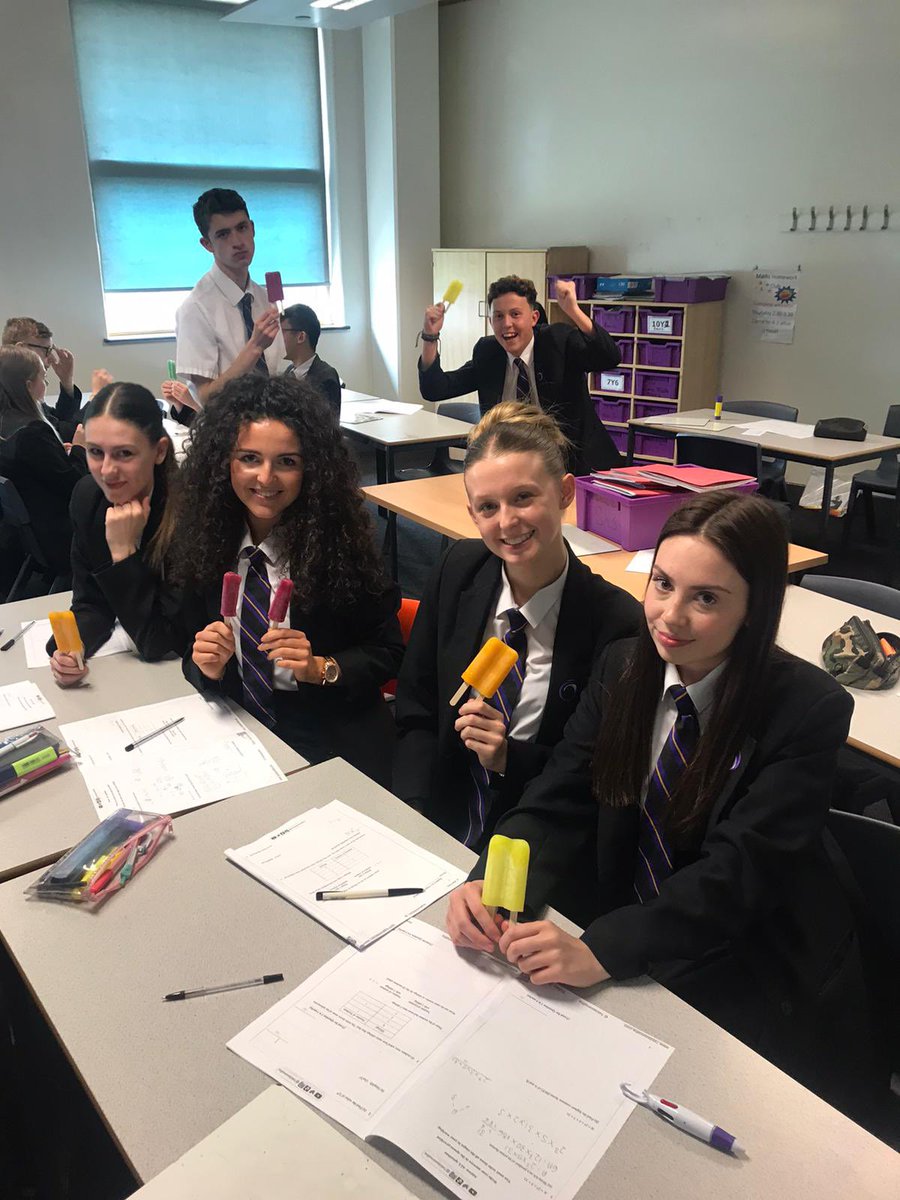 Great to #reward #Y11 students today with a variety of edible treats! 

#ThisIsYourTime #DoWell