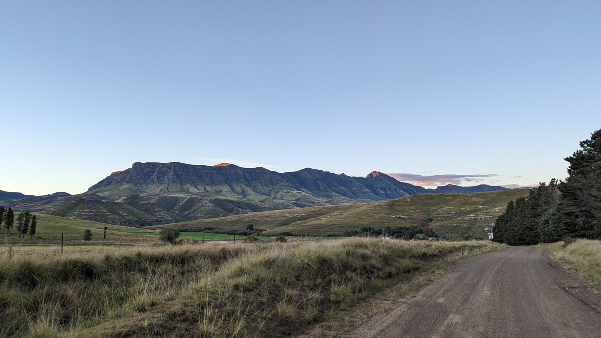 molefiksello's tweet photo. #malotiRoute #visitSouthAfrica #exploreSouthAfrica #easternCape #barklyEast #ladyGrey #goEverywhere #seeEverything 🇿🇦🚙 https://t.co/2C45q6KETN