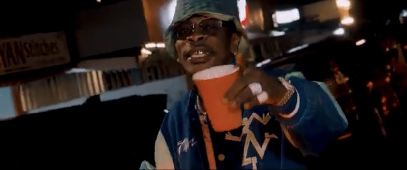 sm2daworld's tweet image. #Wetin Concern me oh , if you say I no be your hero. 💥 official visuals, Shatta Wale - Wetin #Konekt 
youtu.be/Q9rKXtPOsYA