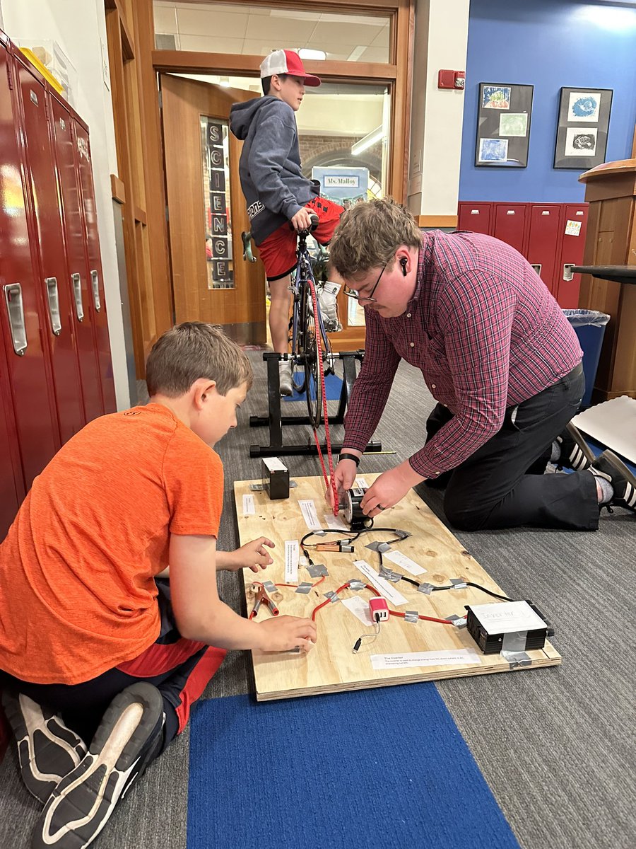 KingsleyBoston's tweet photo. Running a few final tests before Design Fair tomorrow! 🚲 #KingsleyMontessori #KingsleyScience #KingsleyUpperEl https://t.co/sXPcYBB7ZG