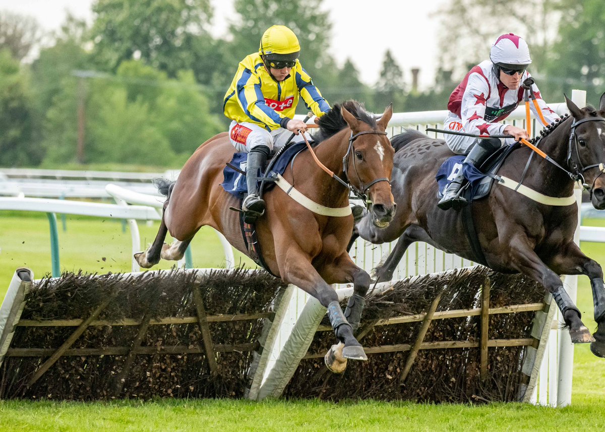 RACE 4 RESULT - The Play With The Finest Bookmaker, Fitzdares…… Handicap Hurdle Race

🥇 In The Air
🥈 Small Bad Bob
🥉 Times Are Blue

Jockey: <a href="/jemoore85/">Jamie Moore</a>  
Trainer: <a href="/gl_racing/">Gary & Josh Moore Racing</a> 
Owner: Mr O S Harris

📸 <a href="/dcoolimages/">Darren Cool Images</a>