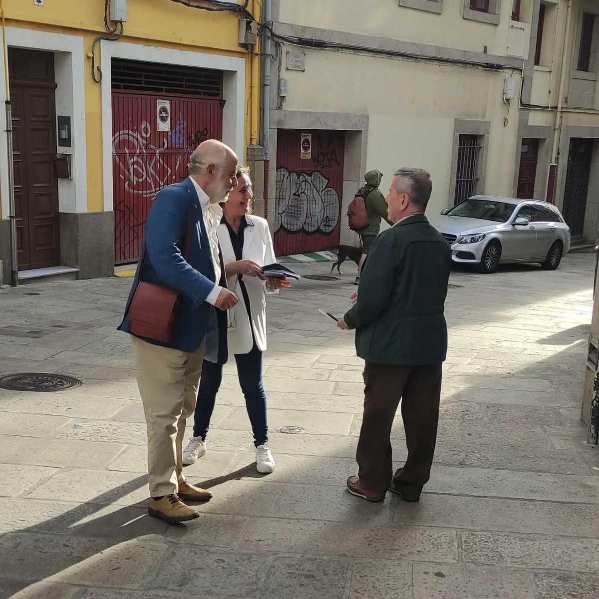 ManuMoinelo's tweet photo. Visitando la ciudad vieja.

#ciudadanoscoruña #Ciudadanos #cscoruña #acoruña #ACoruña #28M #Galicia #acoruna https://t.co/Soqu4S8K4g