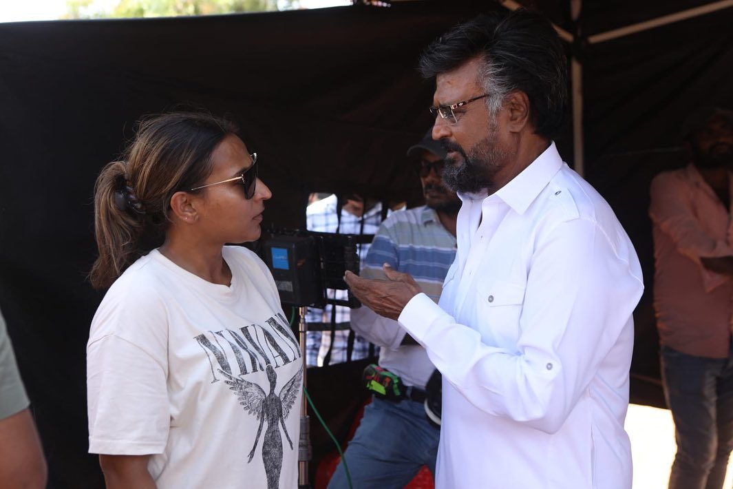 Thalaivar's New Classy Look With His Daughter And Director #AishwaryaRajinikanth 💥💥
#LalSalaam 🫡