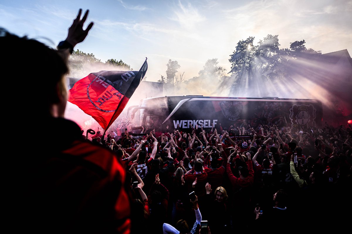 MousaQi's tweet photo. Bayer Leverkusen Fans 🔴⚫️
#B04ASR I #UEL I #ForOurDream I #Bayer04 I #FinallyRed I #Werkself https://t.co/38aFF9ElgB