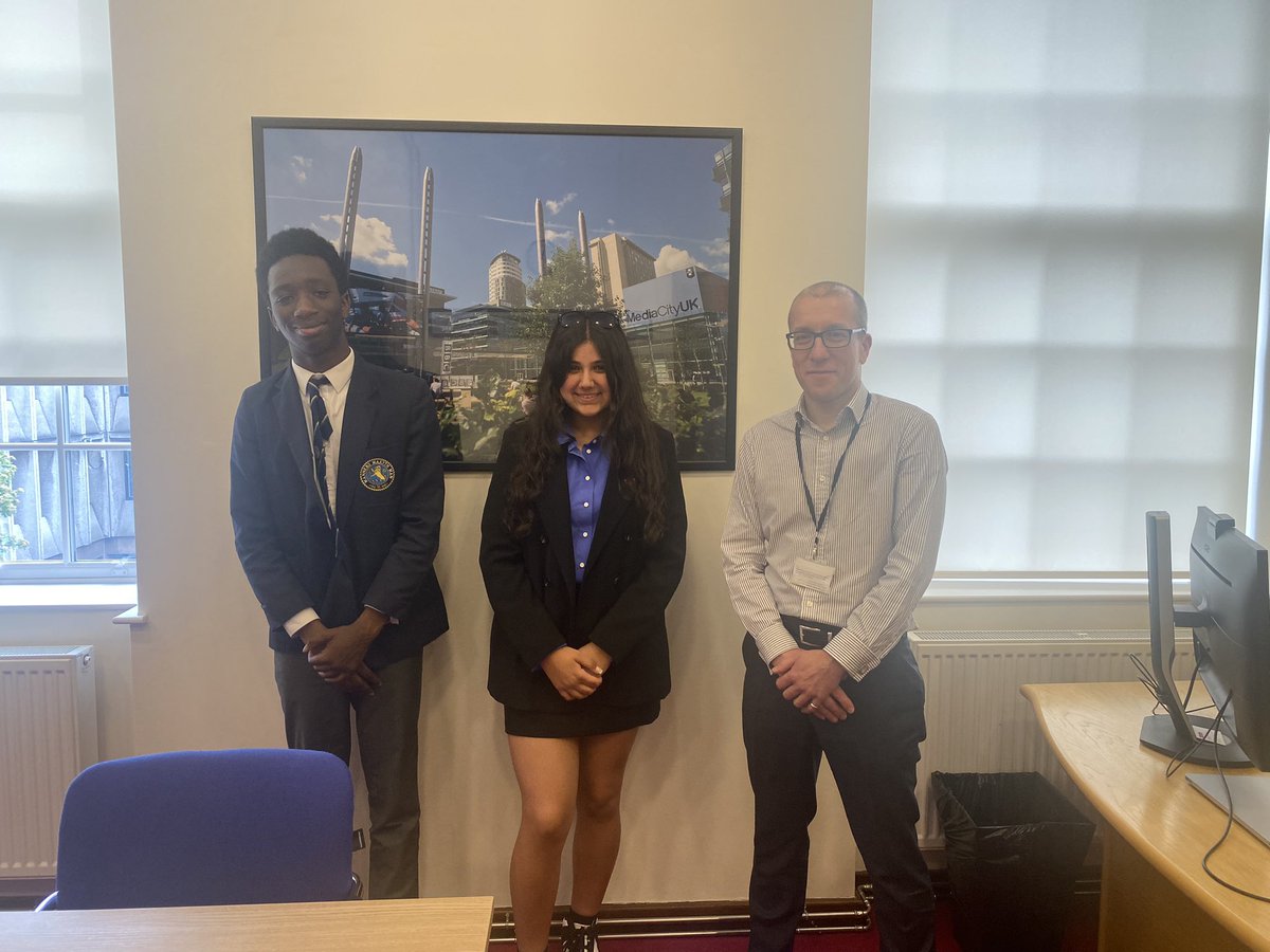 Had a great catch up with Paaniz and David our youth Mayors of #Salford today in Swinton to discuss child poverty, work experience, digital amongst other topics. Great leadership and ambition for the City; thanks for coming over @______38738 @SalfordYC @salfordyouth1 #localgov