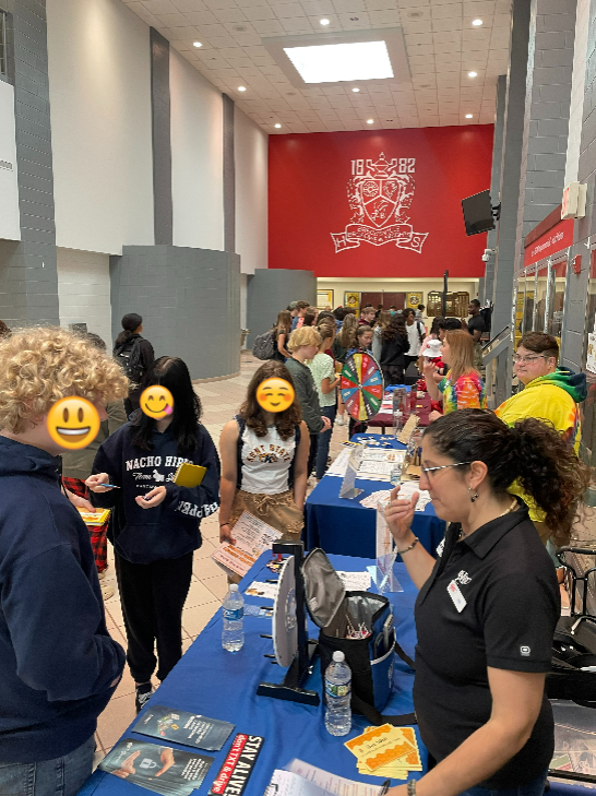 lifeact_neohio's tweet photo. LifeAct Staff Anna & Allison had a GREAT day engaging w/ students about mental health at their 2023 Wellness Fair. Thank you @_BBHHS and GO BEES! Congrats seniors! What an exceptional school!
#lifeact #mentalhealthmatters https://t.co/BdSIdSfuo8