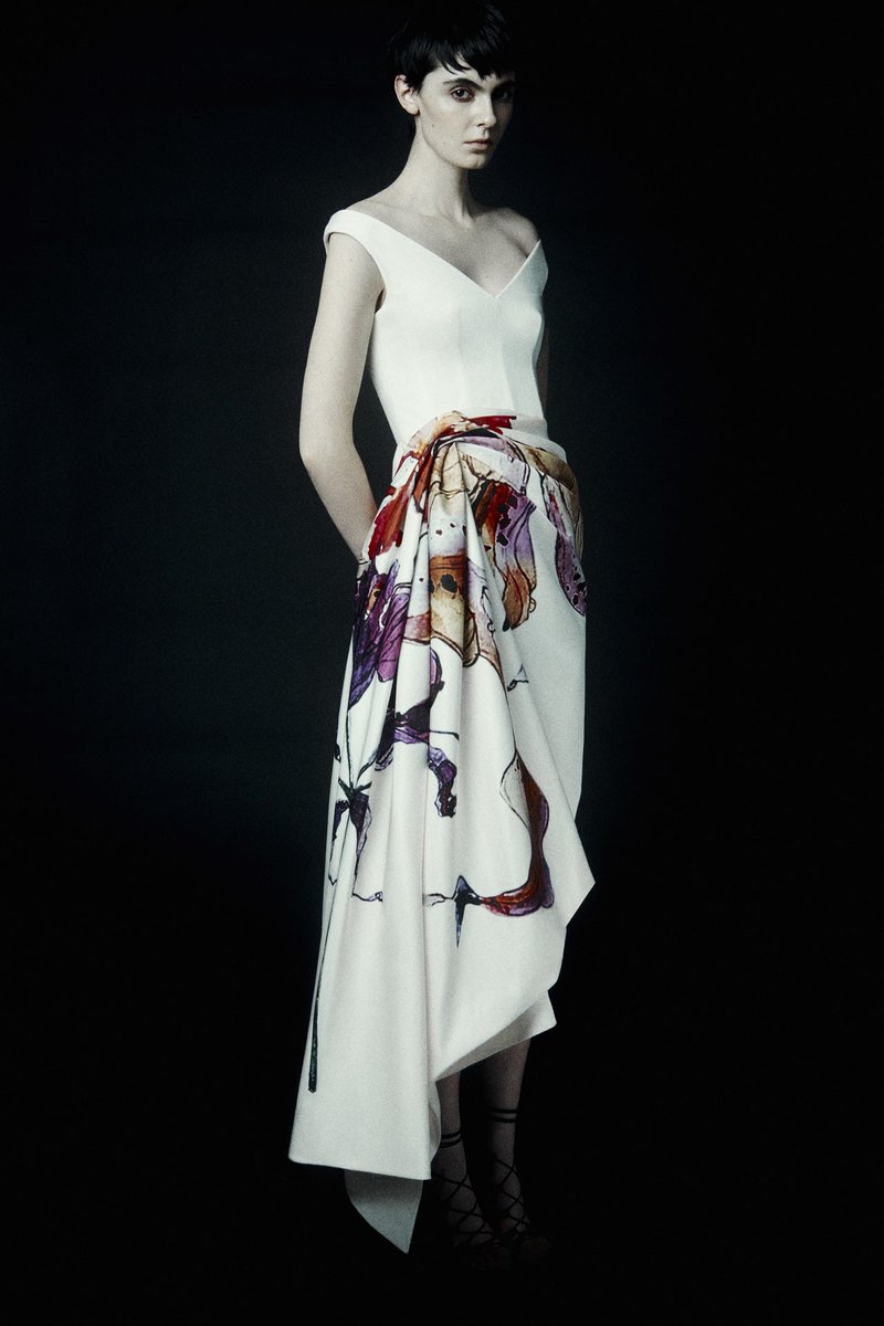 kendam_com's tweet photo. Jason Wu Pre-Fall 2023 collection lookbook (19 outfits) https://t.co/PGDzGbsSm3
#JasonWu #PreFall2023 #Lookbooks #Fashion #Kendam https://t.co/f3Ji5UV9iy