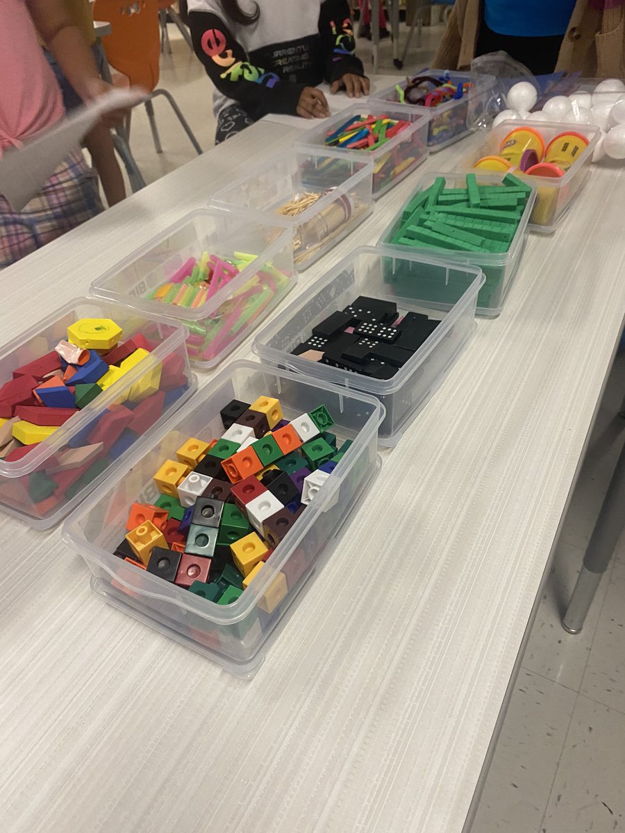 annakfitz's tweet photo. STEM days area my absolute favorite days! #teachwithSTEM #STEMeducation https://t.co/315C0GUEIH