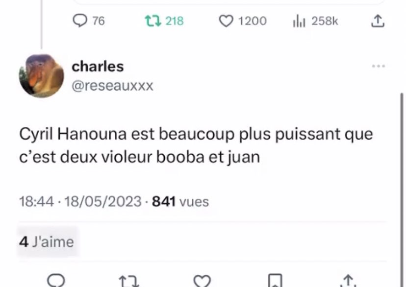 FNethanyahu's tweet photo. Ce livre il doit être à la sauce pimentée pour que CH like des mythos ! #hanounaz https://t.co/XF5RiJcJ5d