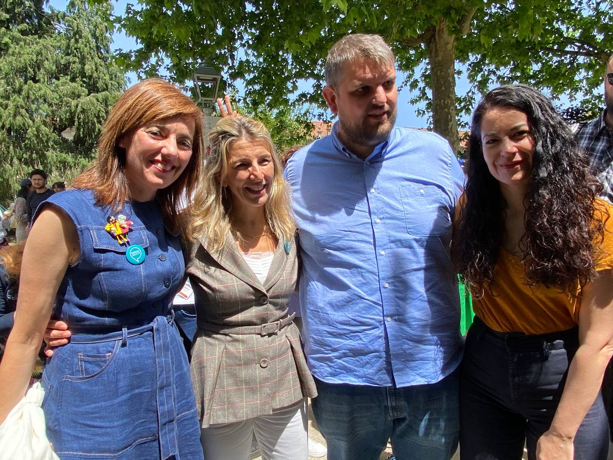 MareaNoia's tweet photo. Hoxe tivemos o pracer de pasar un bo rato da man dos amigos e amigas de @compostelaberta e da nosa Ministra de Traballo, @Yolanda_Diaz_ 😊

Este 28M, en Noia, tamén nos sumamos ao cambio!  🌊 🌊 https://t.co/lfcVnViJa1