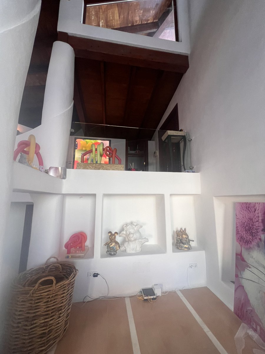 JONNY HURTS tweet media