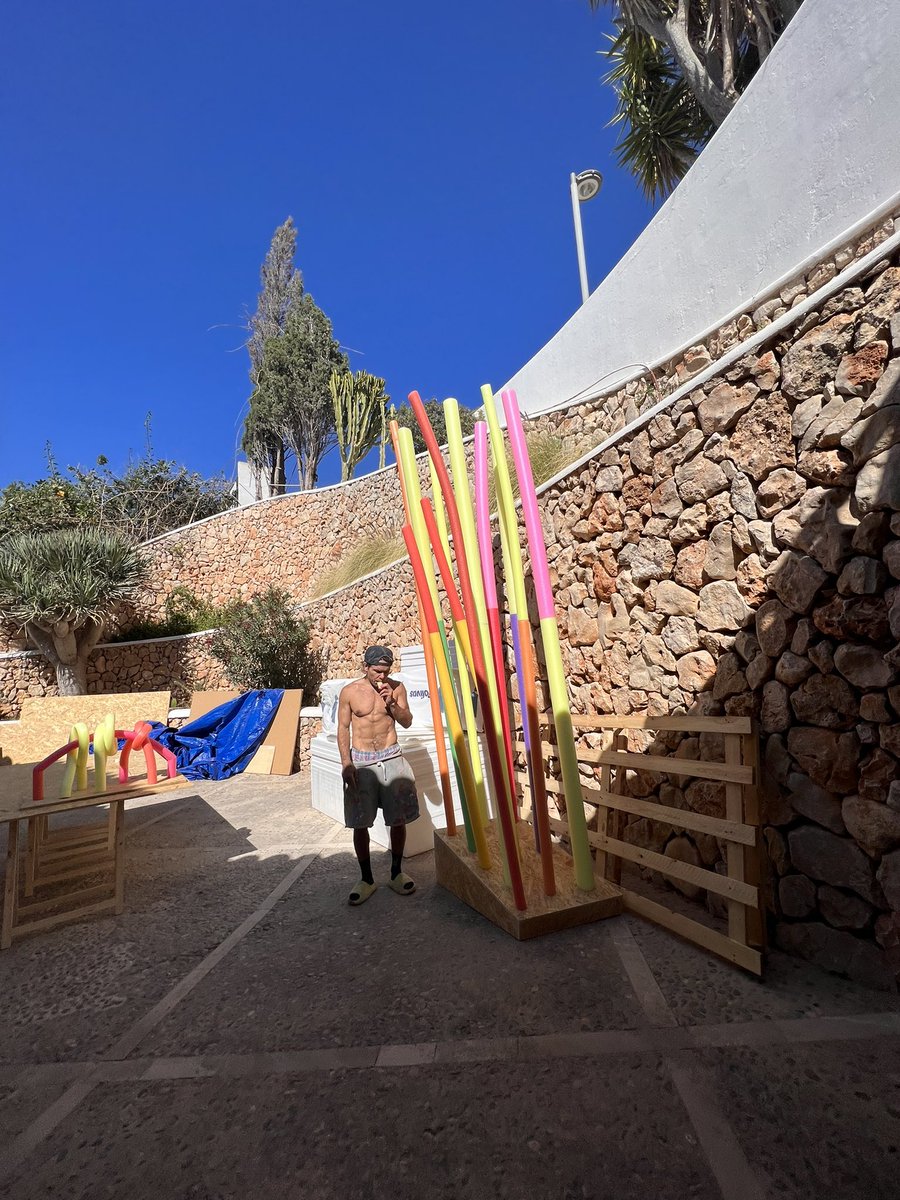 JONNY HURTS tweet media