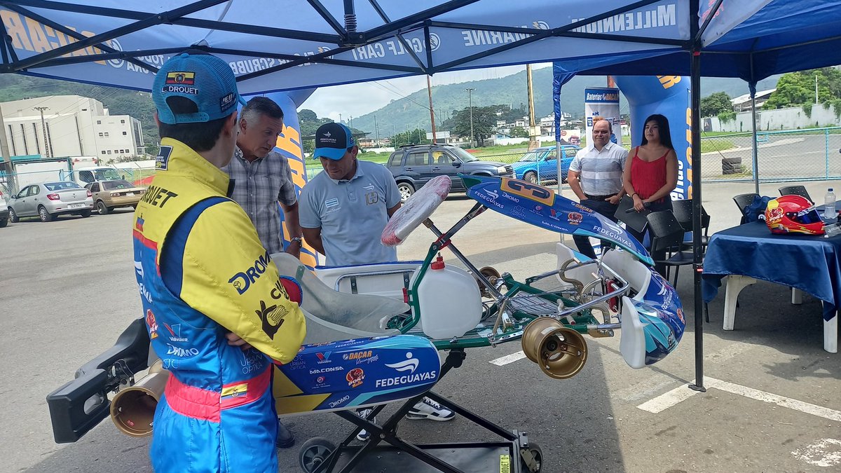 tavoalvarez21's tweet photo. Fedeguayas con su Presidente Roberto Ibañez, apoya al Karting específicamente al piloto Leonidas Drouet. https://t.co/LfSi9P4DqA