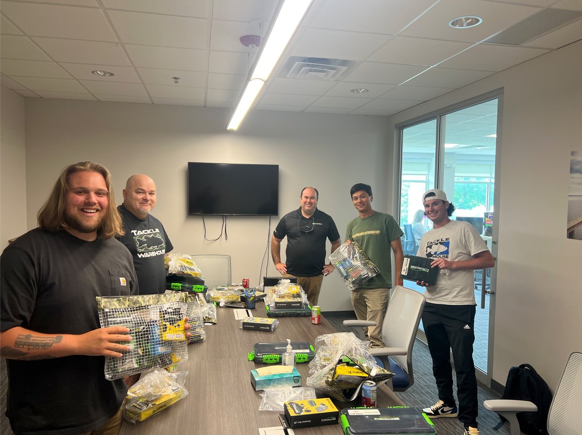 TackleWarehouse's tweet photo. #tbt a few weeks ago when the creative minds from SPRO stopped by the Georgia warehouse for some product demonstration and familiarity with the TW Team! What's the biggest bass you've landed with a SPRO bait?
#TackleWarehouse #BassFishing #TWteam | #SPRO #SPROvisit https://t.co/ESf3z4x8zn
