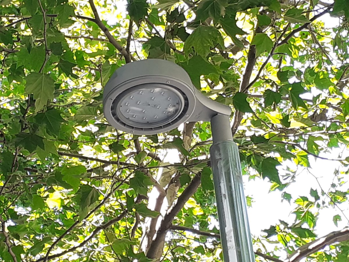 DiariStAdria's tweet image. Instal·lació de nous punts de llum a l'avinguda de la Catalana. Una de les zones més necessitades de llum 💡 

#LaCatalana #SantAdria #llum