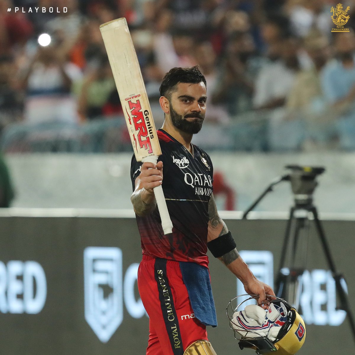 RCBTweets's tweet photo. Should we bow? Yes, he’s a King! 👑

NGL, this is all of us right now 🙇‍♂️

#PlayBold #ನಮ್ಮRCB #IPL2023 #SRHvRCB https://t.co/n5SGb3d5Up