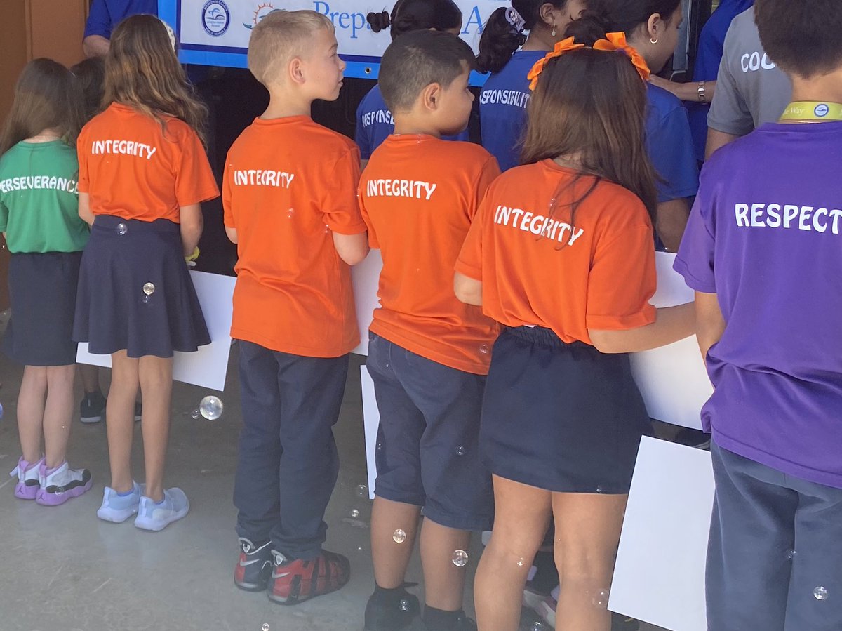 StdtSvcsMDCPS's tweet photo. Students @dtbprep know all about Honesty and the 9 Core Values! Congratulations on being recognized as the 2023 #ValuesMatterMiami Honesty School of the Year! @MDCPSCentral @SuptDotres @LDIAZ_CAO @AlayonSally https://t.co/B3hS7kb60l