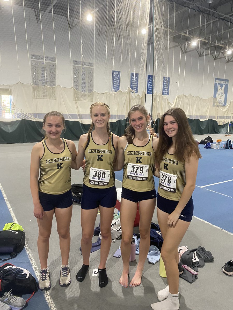 bulletstrack's tweet image. Girls 4x8 with an 8 second PR and moving onto Finals with a time of 10:03.53!!