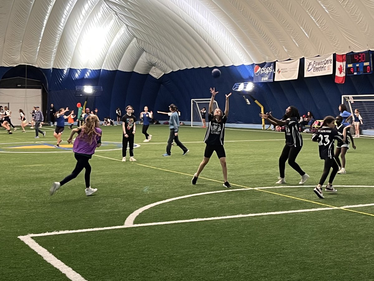 MmeLafrance's tweet photo. Congratulations to the STM girls’ handball team on a fantastic tournament day! You represented our school very well with your great sportsmanship and energy. It’s been a fun journey learning the game and coaching you! #STMWolfpack https://t.co/PzFJIgZCTB