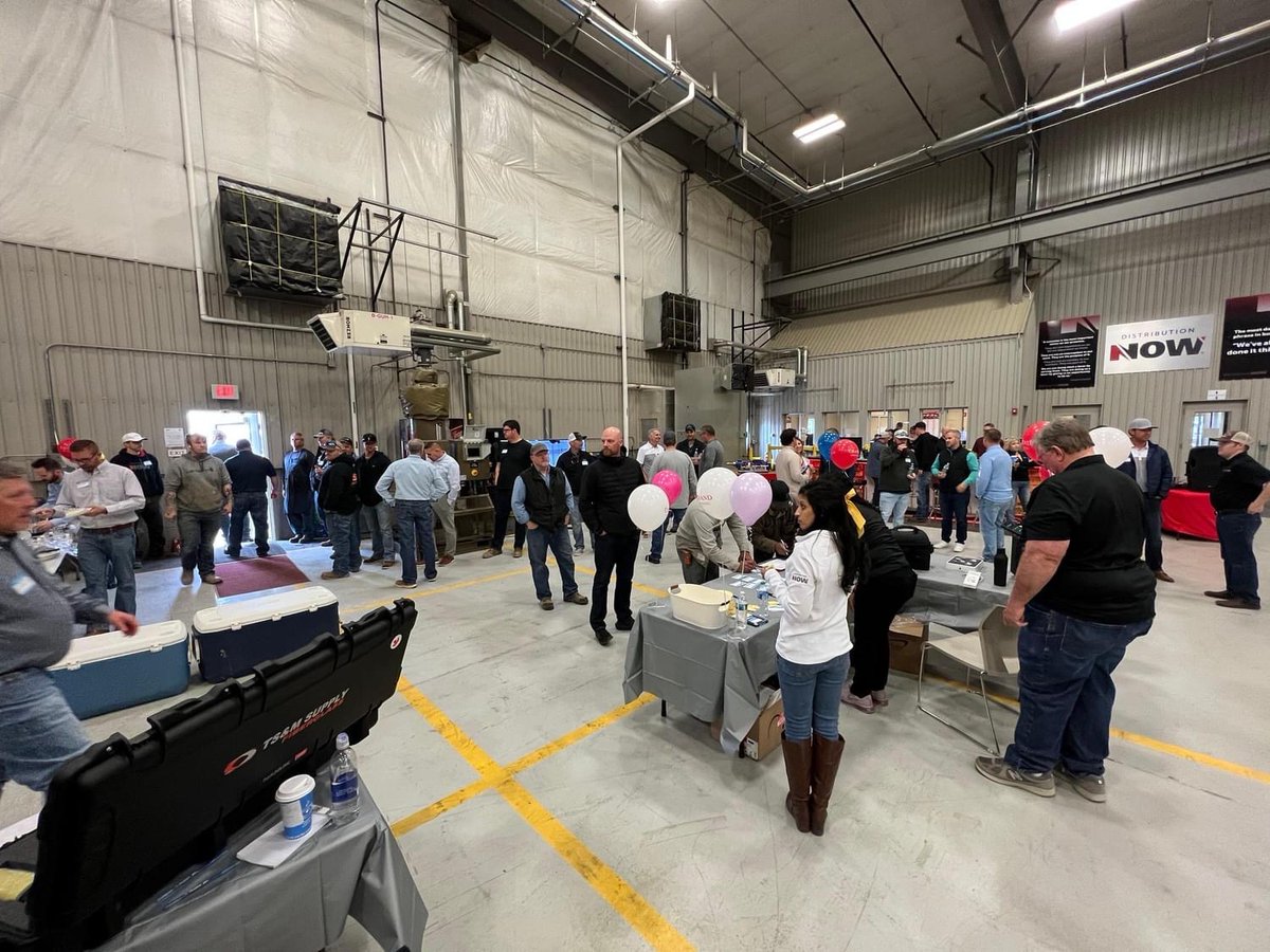 DNOWInc's tweet image. The start of our #Williston Megacenter #GrandOpening has been a huge success and we’ll be going until 3pm - so you still have time to join us.

Come by 5072 Owan Industrial Park Dr, Williston, ND!

#DistributionNOW #DNOW #EnergyDelivered #oilandgas #energy