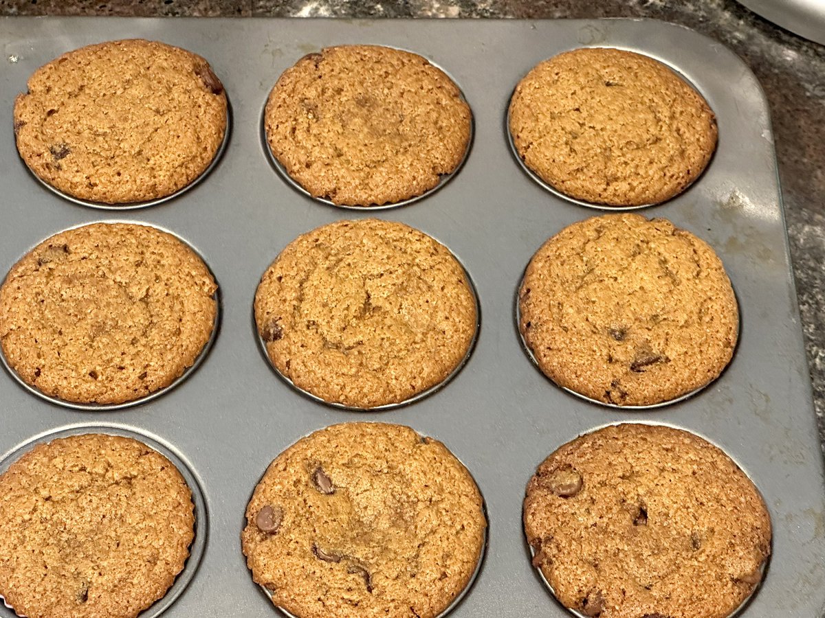 home2RD's tweet photo. Pumpkin muffins for my Sleeping  Beauty ballerina. So proud of her.  She works hard at EVERYTHING. IT ISNR Cinderella so I used  the pumpkin😆#PacificFestivalBallet #pumpkinmuffins https://t.co/EotKps8s0a