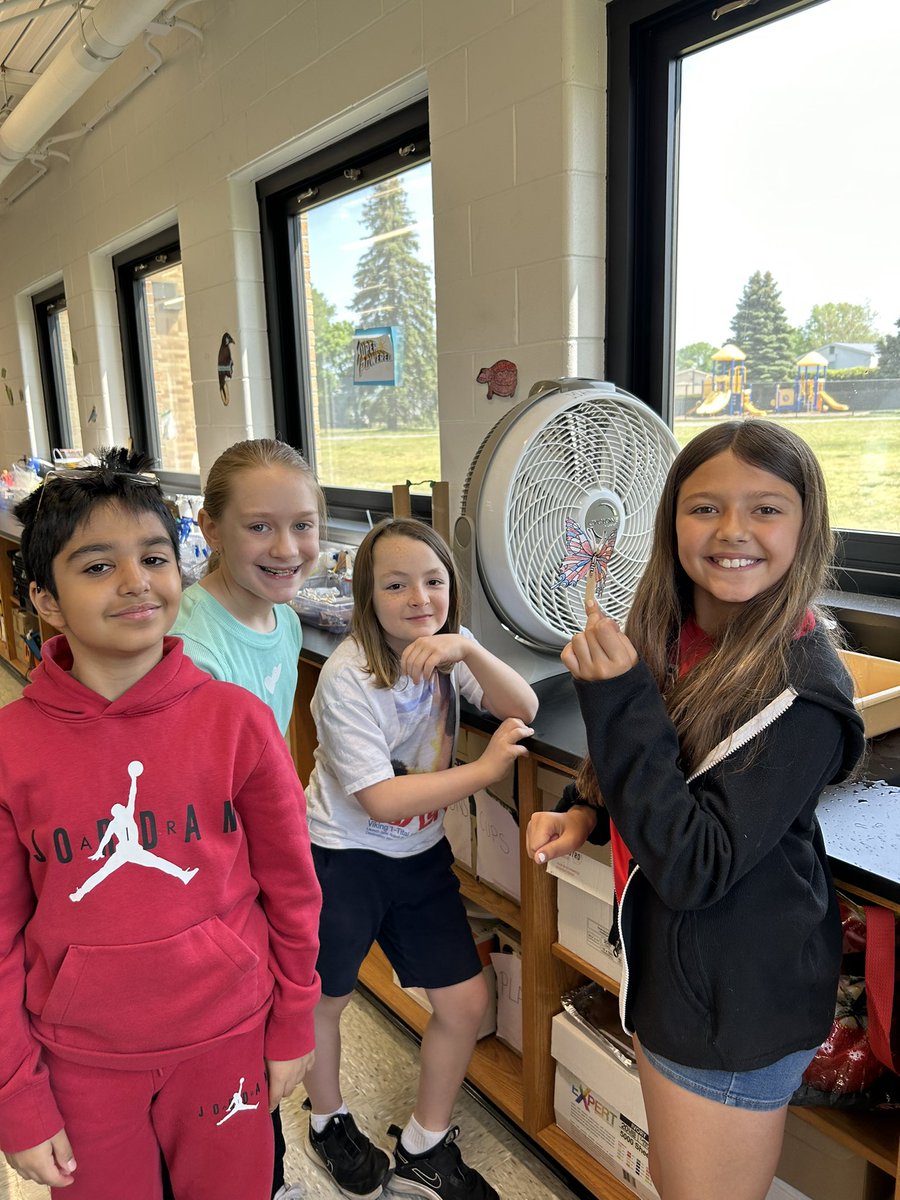 Our chrysalis survived the harsh weather at the STEM lab this week! 🦋🍃💧💨