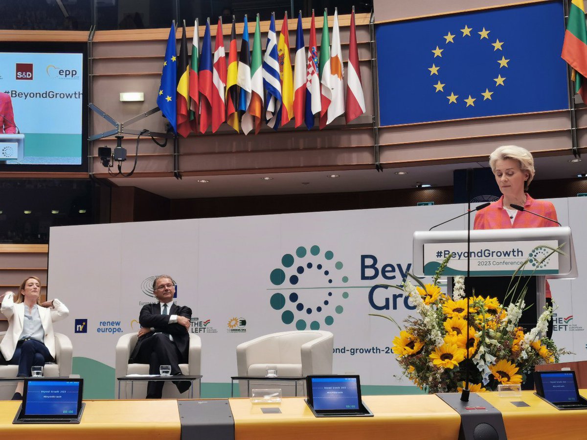 Touched that within 5y #BeyondGrowth has become so relevant that EU leadership <a href="/vonderleyen/">Ursula von der Leyen</a> <a href="/EP_President/">Roberta Metsola</a> <a href="/MarosSefcovic/">Maroš Šefčovič🇪🇺</a> <a href="/PaoloGentiloni/">Paolo Gentiloni</a> <a href="/VDombrovskis/">Valdis Dombrovskis</a> engages. Great colab w/ <a href="/ph_lamberts/">Philippe Lamberts</a> +team. My biggest hope the momentum translates into action. how? Five provoking q’s🧵