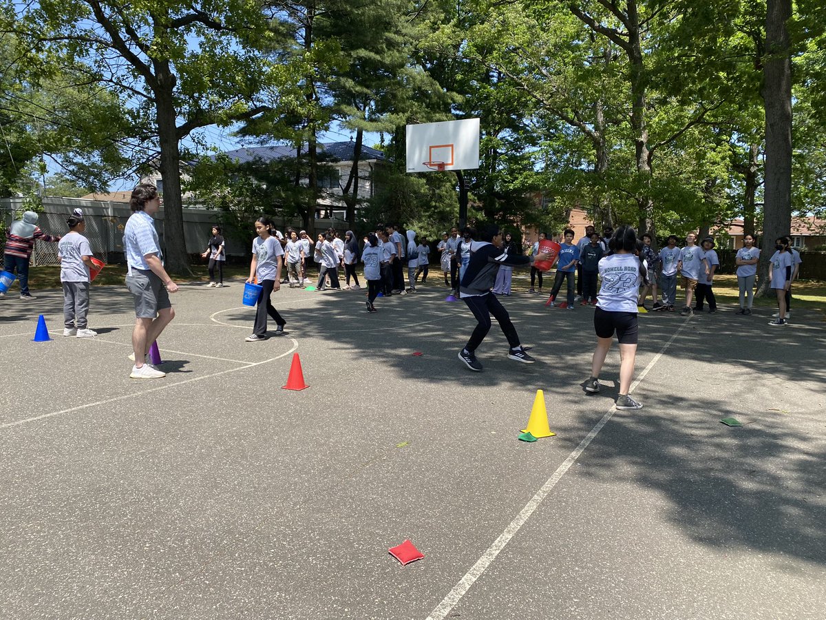 MrsPettasGrade6's tweet photo. Wrapped up field day on the basketball 🏀 court! #happeningathowell https://t.co/MAjcMNdmMn