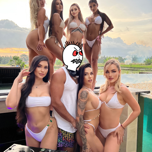 Felipememecoin's tweet photo. It's programmed, every $FELIPE holder will get massive amounts of women and wealth https://t.co/erOLaiGAuF