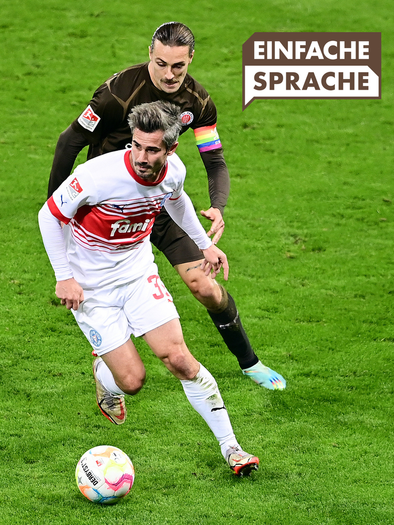 ppapagei's tweet photo. aarrhh https://t.co/ixfSEh2p9c 
Der Vorbericht zum Spiel des FC St. Pauli bei Holstein Kiel 2223 in Einfacher Sprache

Unser Fußball-Team FC St. Pauli spielt bald.

Das Spiel ist am Freitag-Abend.

Es ist am 19.5. um 18:30 Uhr.

Das Spiel ist nicht in unserer Stadt.

Es i… https://t.co/NCIU4XcnBB