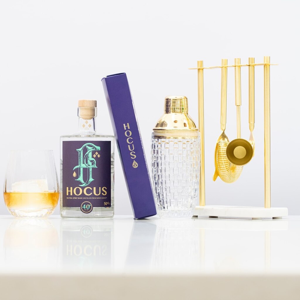 HocusDrinks's tweet image. Your bar. One bottle. The world's first bottle of alcohol that can be transformed into a different spirit with each serving. 

It's never been easier, find out more and try it today 🍸

#gandt #ginandtonic #pinkgin #gintalk #madeintheuk #britishgin #v… instagr.am/p/CsZQRozIlbp/